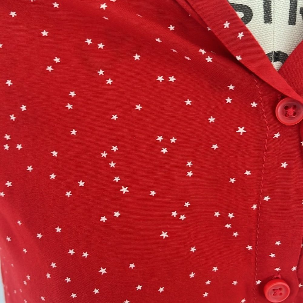 Beachlunchlounge Red Blouse with White Stars - Picture 4 of 5